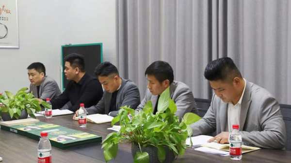 做好分析，力争上游——山东隆饰木业组织召开二月销售分析会