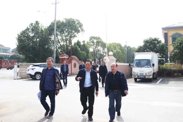 湖南省林业厅及岳阳市林业局领导一行赴福湘木业参观调研