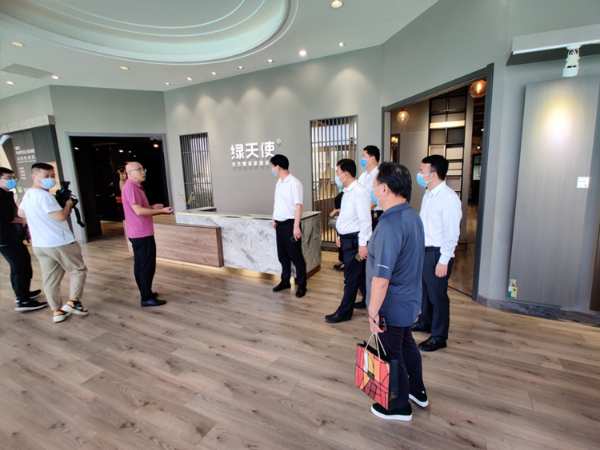 省市县三级领导到河北森通木业参观考察