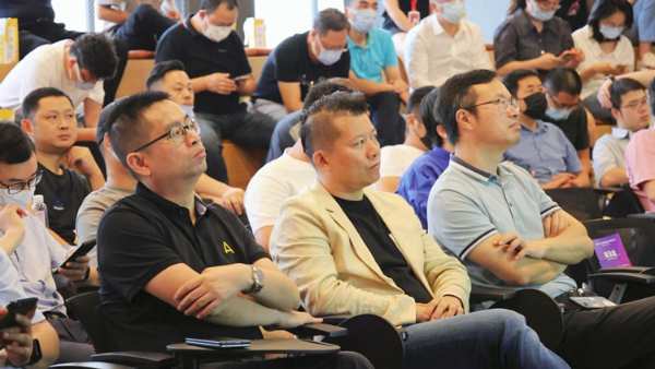 索菲亚、维尚、空与间、兔宝宝……华南华东定制企业共探破圈之道