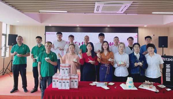 圣鹿7/8月企业生日会丨美好时光 携手同行