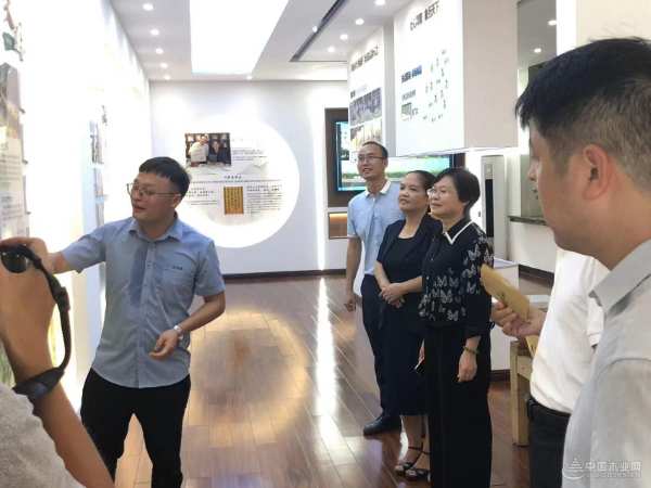 广西德保县政协副主席一行莅临重点龙头企业壮象集团参观考察