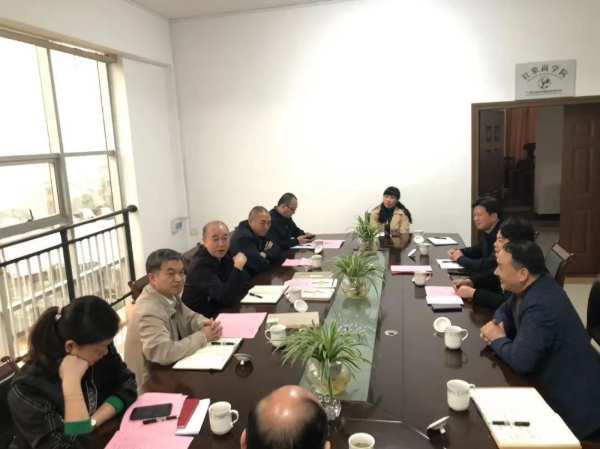 柳州市人大代表团一行莅临壮象开展产业调研