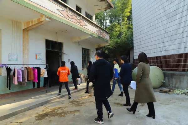 爱心公益丨雪宝为爱筑家，成功援建“团团希望小屋”