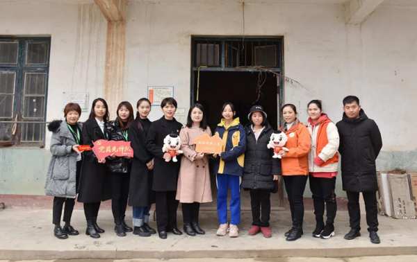 爱心公益丨雪宝为爱筑家，成功援建“团团希望小屋”