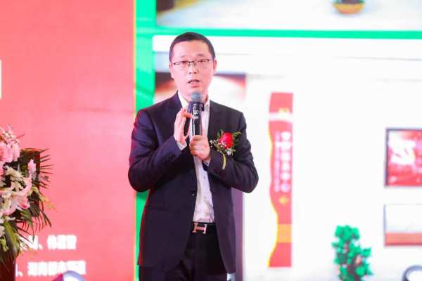 喜报丨匠心品质——雪宝荣获年度“优秀装饰材料供应商”