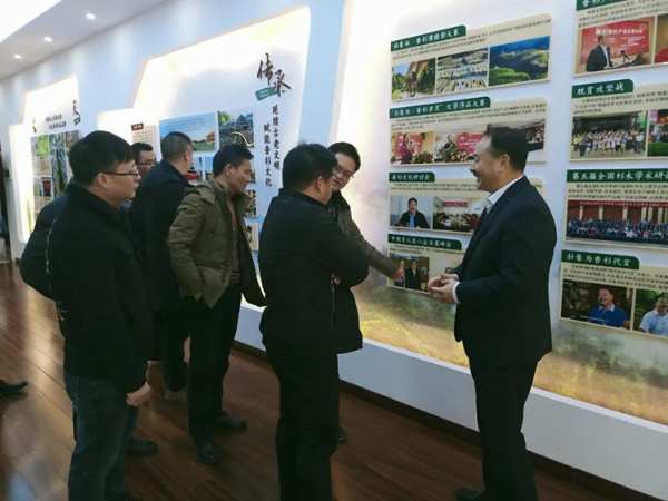 广西隆林县政府考察团到壮象调研
