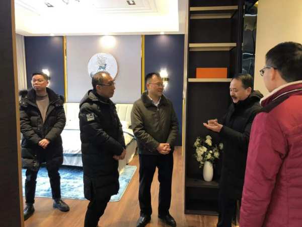 柳州市工商联领导前往壮象调研