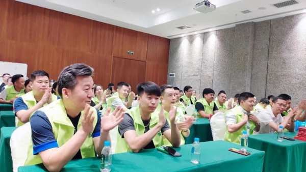 荣耀启程丨雪宝华南营销部下半年业绩冲刺启动会成功举办