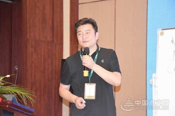 “凝心聚力 再创辉煌”2021年度隆饰品牌大商论坛交流会圆满落幕