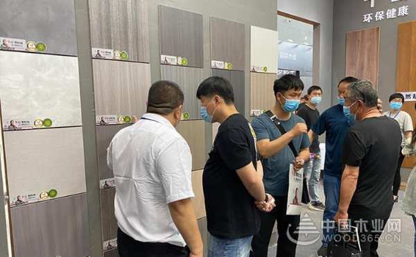 第六届北方整装定制展华丽开幕，千山板材天道酬勤再创辉煌！