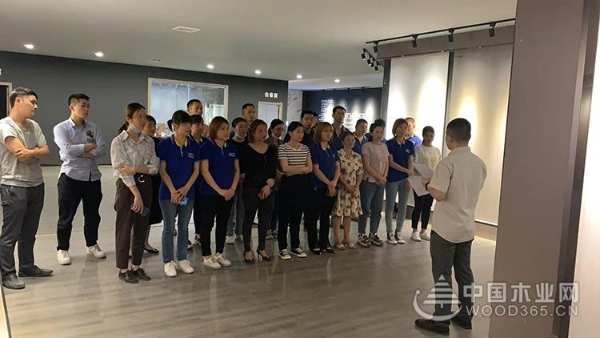 懂法知法促发展 小摇篮法务部门正式成立