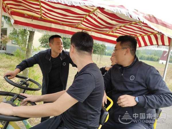 突破自我 不断超越——群豪木业团建活动在台儿庄举行