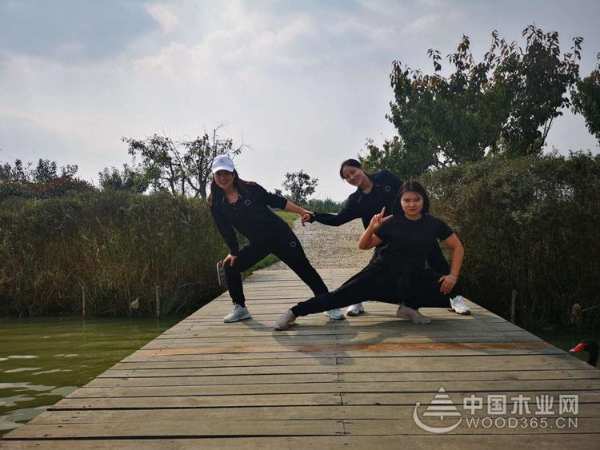 突破自我 不断超越——群豪木业团建活动在台儿庄举行