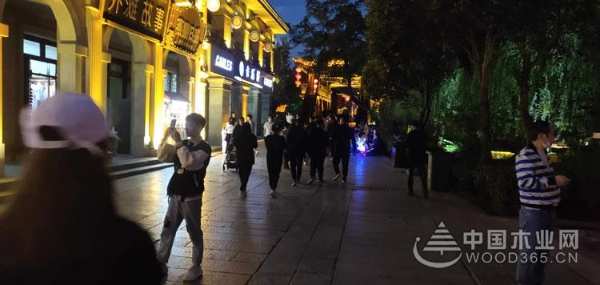 突破自我 不断超越——群豪木业团建活动在台儿庄举行
