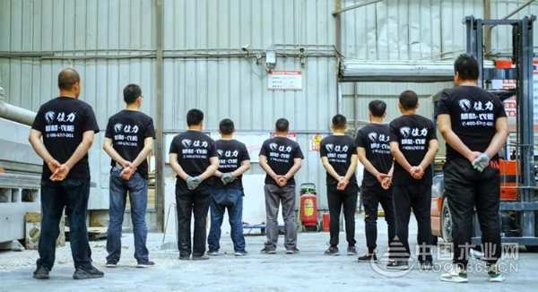 佳力板材衣柜/广告全面投放，只为让你看到