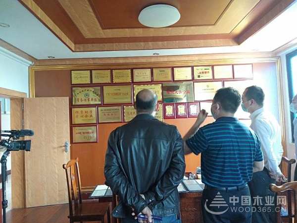 柳城县委副书记、县人民政府代县长阳天一行深入鹏森缘集团调研