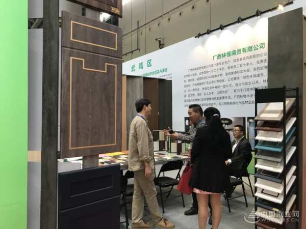 吸睛无数 广西林槿木业惊艳亮相东盟博览会