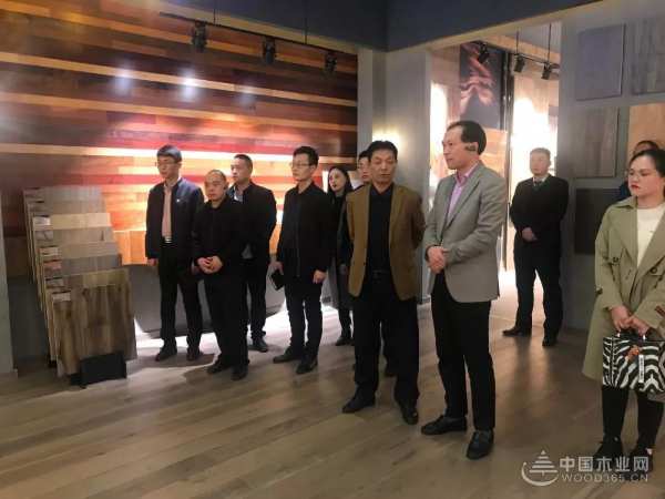 福庆集团总经理陈长华一行到访德华兔宝宝参观交流，并受到热情接待