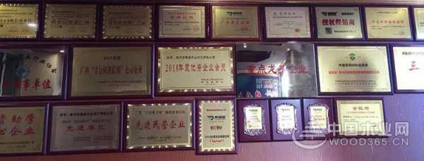 自治区科技厅党组书记、厅长曹坤华率领柳州市科技局局长一行调研鹏森缘  对鹏森缘发展给与肯定