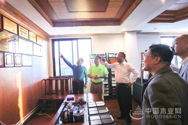 自治区科技厅党组书记、厅长曹坤华率领柳州市科技局局长一行调研鹏森缘  对鹏森缘发展给与肯定