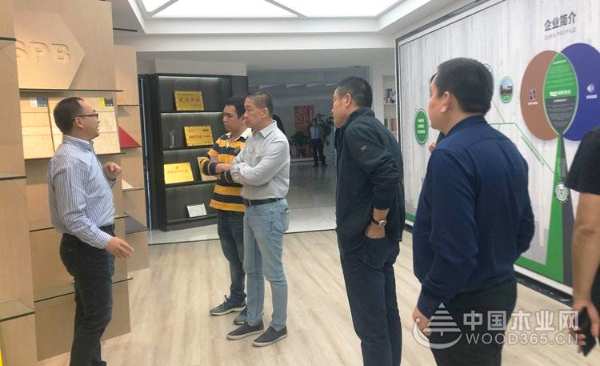 马来西亚家具协会总会李天赐先生莅临俏家&爱格