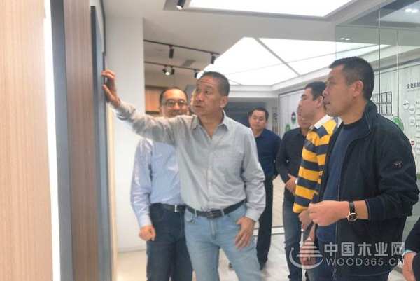 马来西亚家具协会总会李天赐先生莅临俏家&爱格