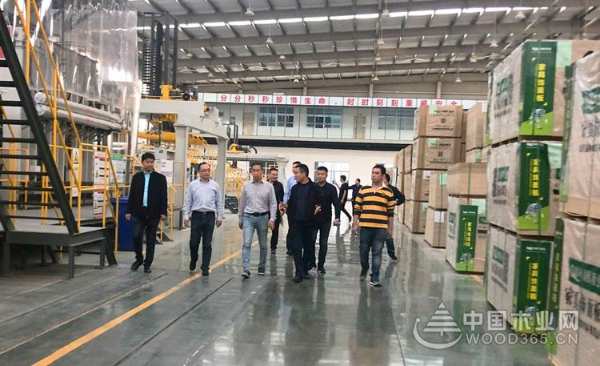 马来西亚家具协会总会李天赐先生莅临俏家&爱格