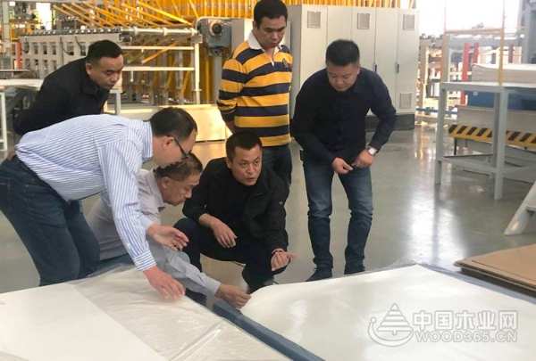 马来西亚家具协会总会李天赐先生莅临俏家&爱格