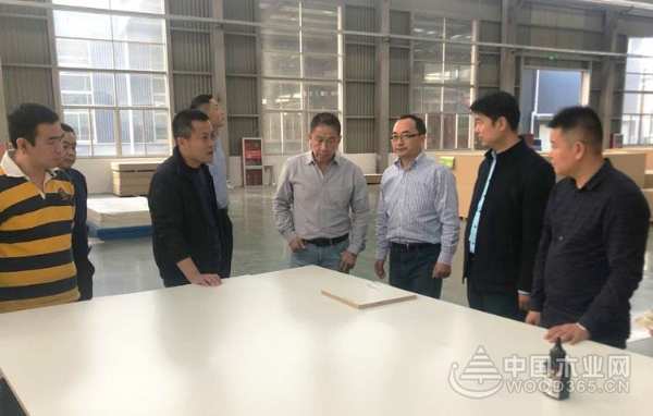 马来西亚家具协会总会李天赐先生莅临俏家&爱格