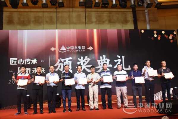 高歌猛进！ 客家缘喜获金匠榜“投资价值板材十大品牌”！