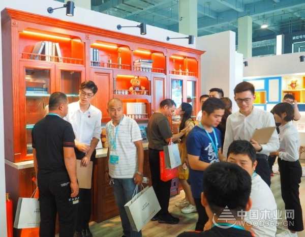 称赞不断 安信美家惊艳亮相中国临沂木博会