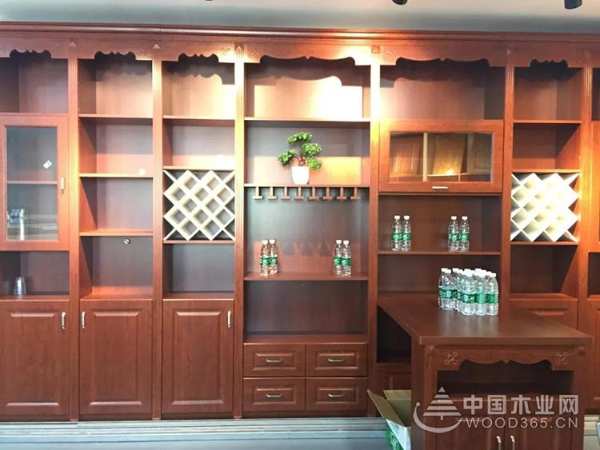 热烈祝贺洞庭木业株洲磐龙世纪城店隆重开业