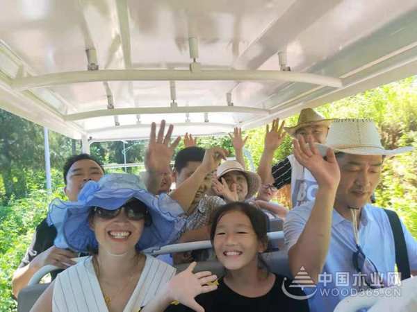 鹏森缘情系客户 环游广西北部湾