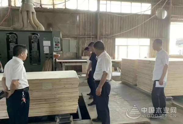 金利源董事长亲临一线慰问，点滴关怀沁人心