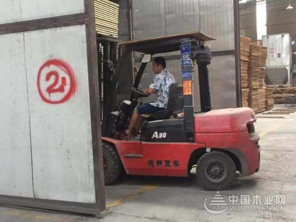 战酷暑斗高温 鹏森缘力保各市场板材供应