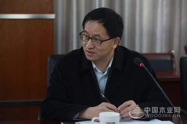 《人造板用无甲醛添加胶黏剂》标准审定会在升华云峰莫干山家居研究院召开