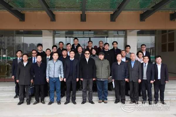 《人造板用无甲醛添加胶黏剂》标准审定会在升华云峰莫干山家居研究院召开