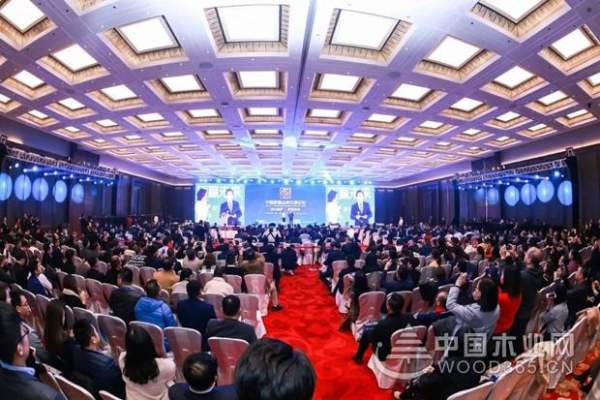 千山木业应邀参加2018首届《中国质量品牌先锋论坛》并入围中国最具匠心品牌