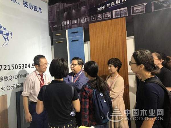 坚持专业与专注，梦克饰面实木板助力家具企业解锁新高度