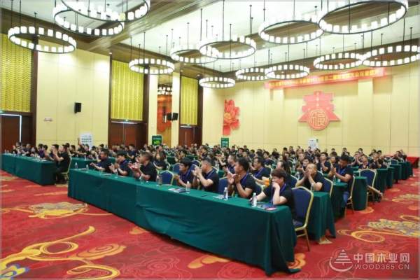 “与饰俱进 聚势共赢 ”-YOUTH优饰板材2018年经销商大会圆满成功