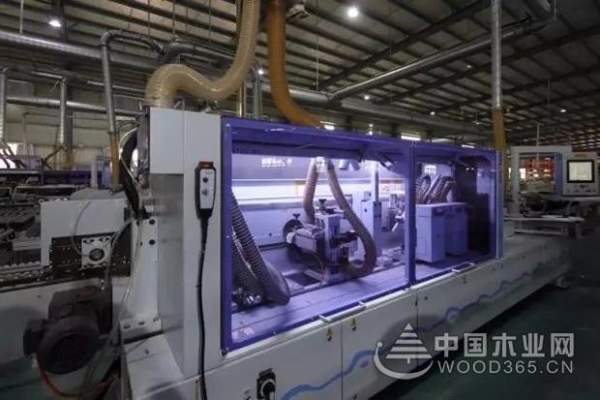 又双叒得奖啦！兔宝宝衣柜荣获2018中国全屋定制十佳品牌