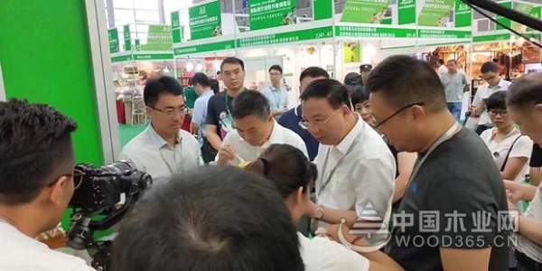 玉麒木业亮相深圳绿博会 大放异彩！