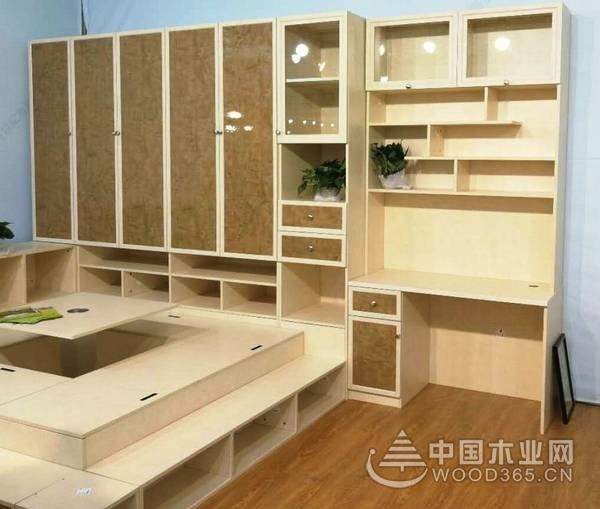 新生力量无惧挑战！芦花实力摘夺“十大潜力板材品牌”等荣誉