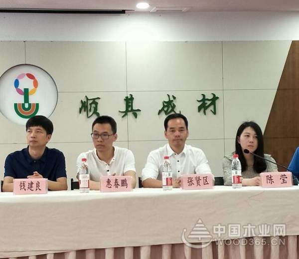 助力学生插上梦想的翅膀——高莱居在行动