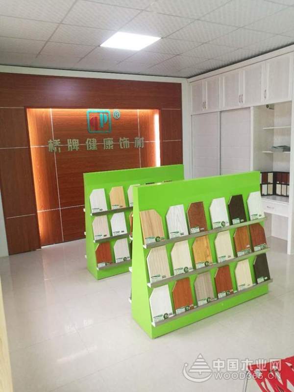 加快品牌发展速度，桥牌斥资投放车身广告！