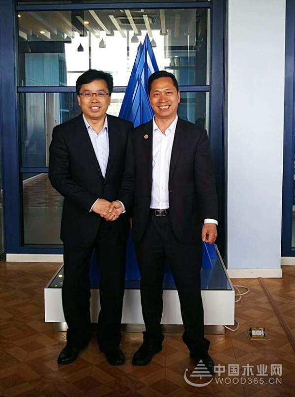 怡黄木业感谢容县代表团成员到访