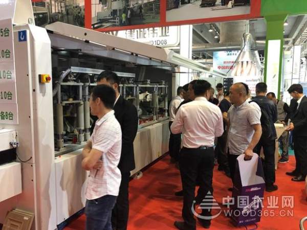 砂光机中的“无人机” 磨克携新品闪耀北京展