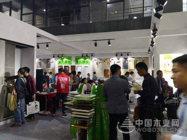 源木原作携同色定制亮相广州家居展 等你来约！