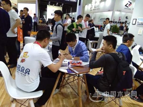 小熊贝贝燃爆广州家博会 收获各方好评